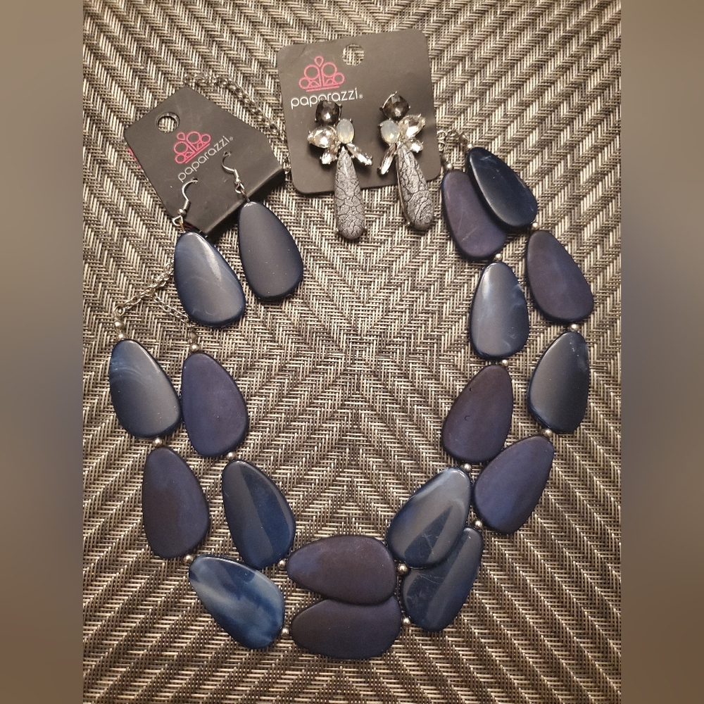 Paparazzi Midnight Blue Necklace and Earring Set